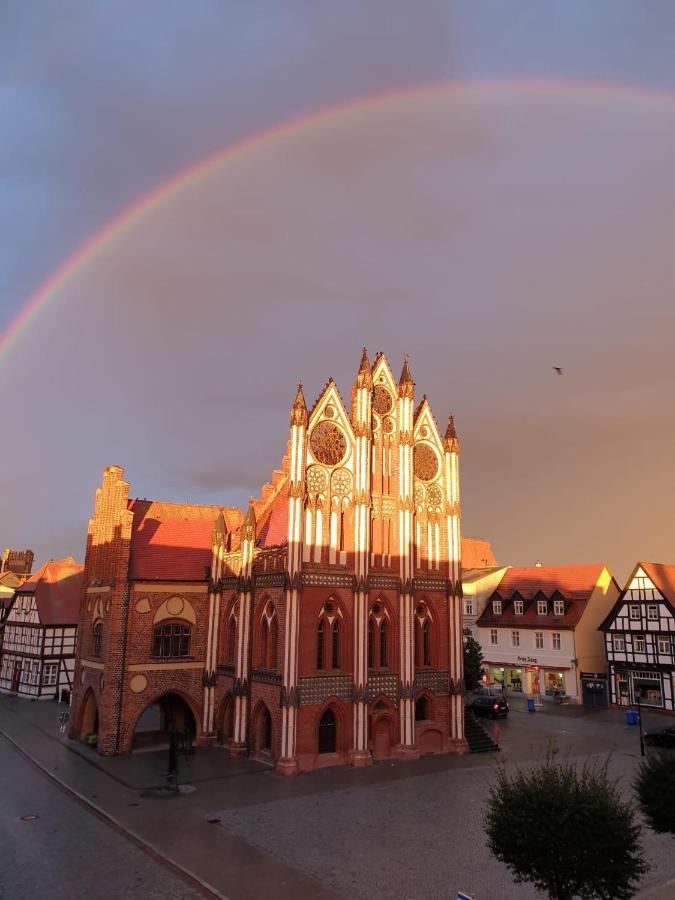 Ferienwohnung Am Rathaus Tangermünde Exterior foto